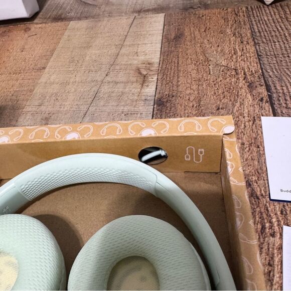 Buddy Phones Pop Fun headphones in green wireless new - Picture 8 of 8